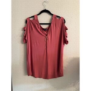 Love Delirious top